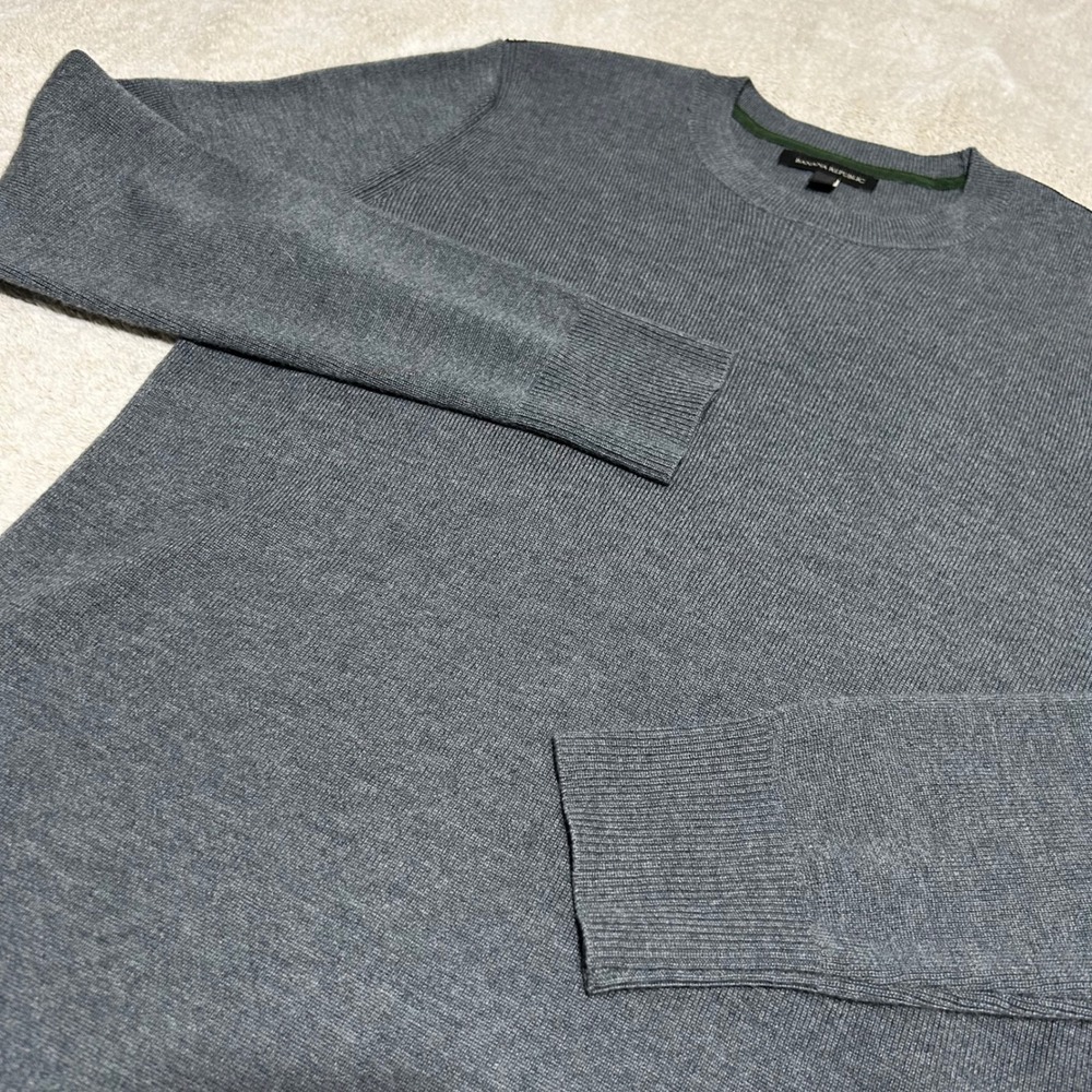 Banana Republic Sweater Mens M Grey Merino Wool Blend Contrast Shoulder Ribbed